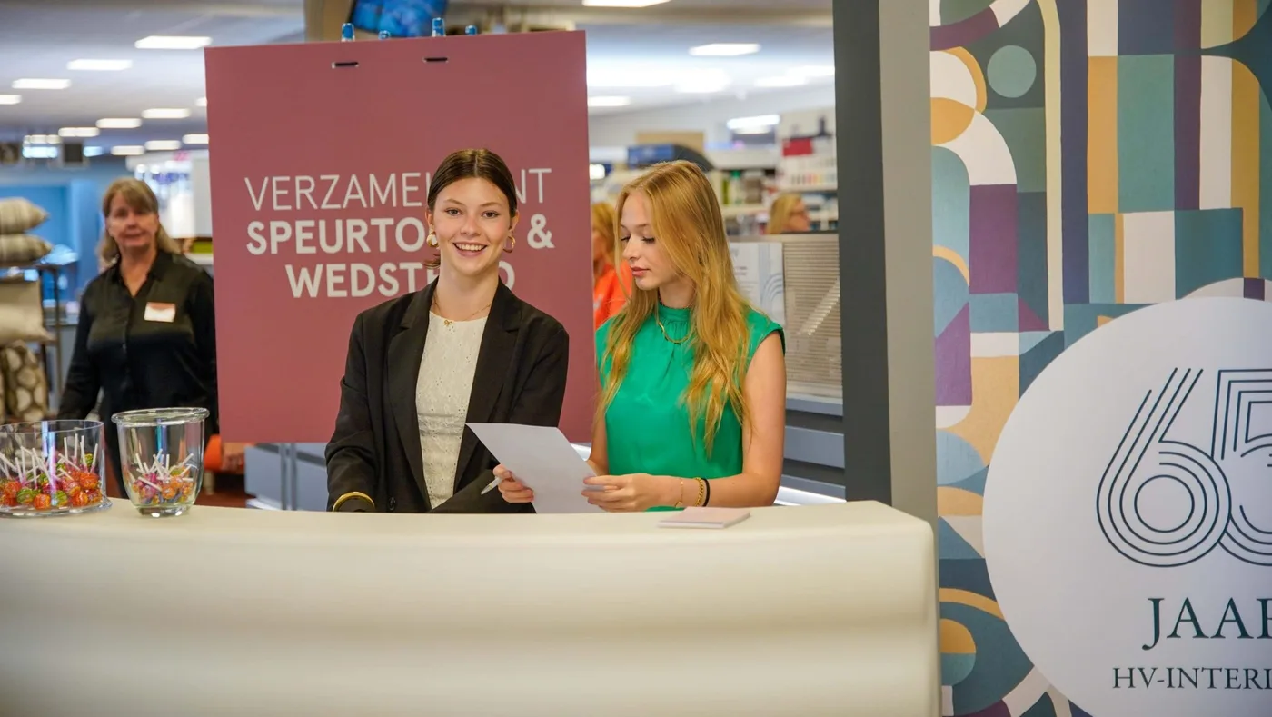 HV Interieur — Drie generaties. Eén feest. · Campagnebeeld 5