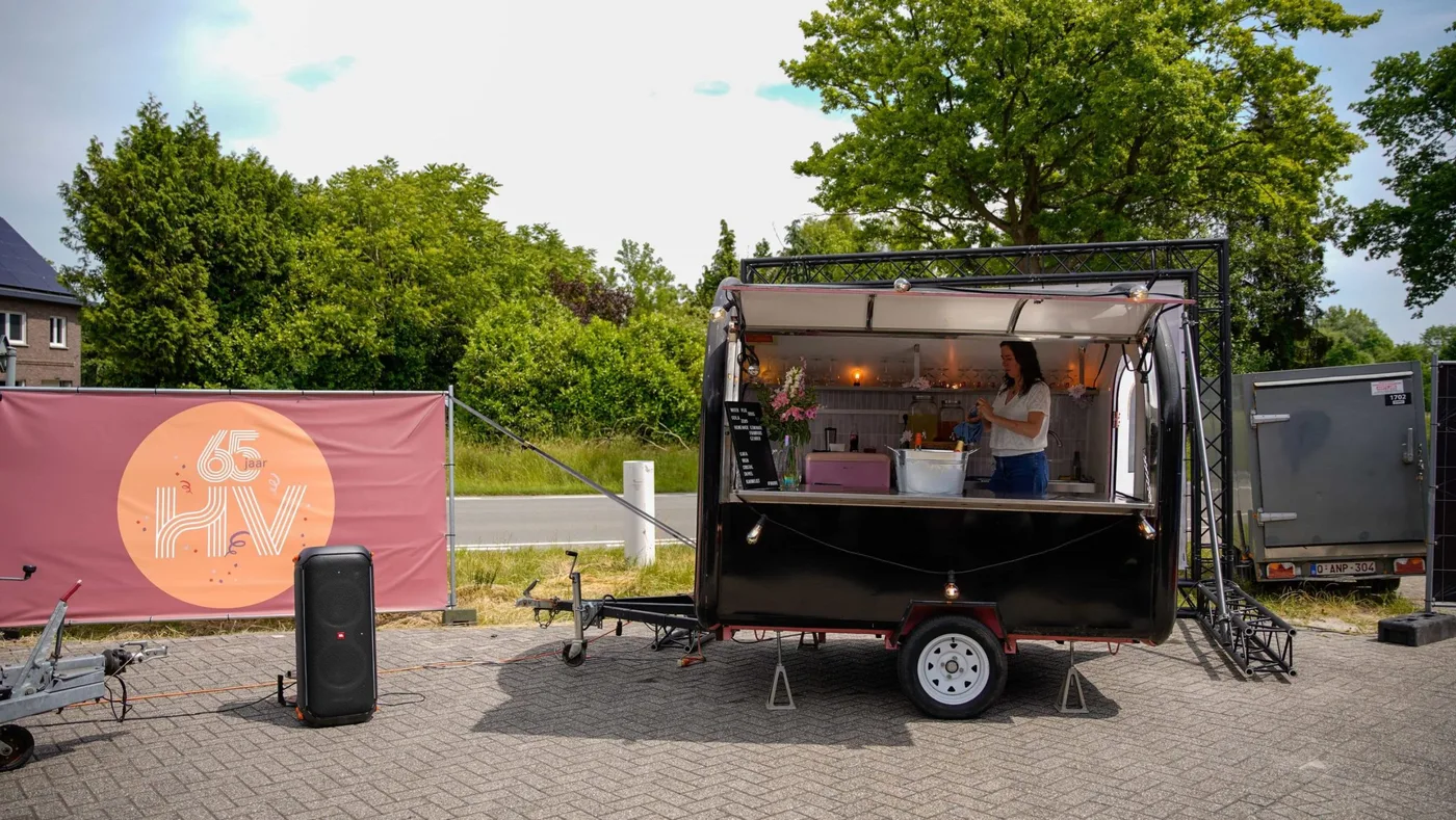 HV Interieur — Drie generaties. Eén feest. · Campagnebeeld 7